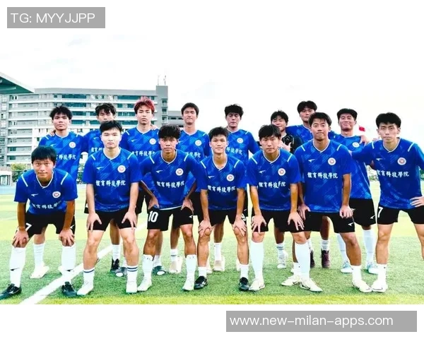 广东队全运会足球赛勇夺佳绩展现团队精神与拼搏精神 广东队全运会足球赛勇夺佳绩展现团队精神与拼搏精神